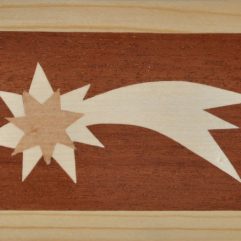 ročno izdelana lesena voščilnica z motivom zvezde repatice