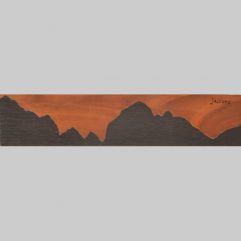 ročno izdelana lesena knjižna kazalka s panoramo Jalovca