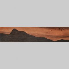 ročno izdelana lesena knjižna kazalka s panoramo Triglava