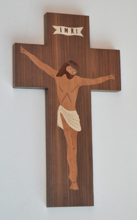 ročno izdelana lesena slika z motivom križa