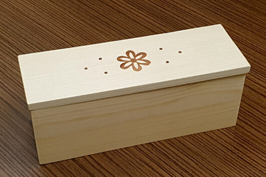 ročno izdelana lesena škatla